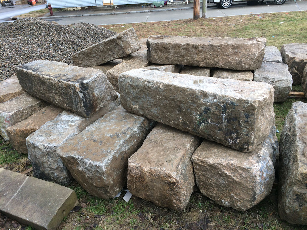 Stone блок. Крупные плоские камни. Стоун блок. Stone or Stone Blocks. Плоский песчаник в паллетах.